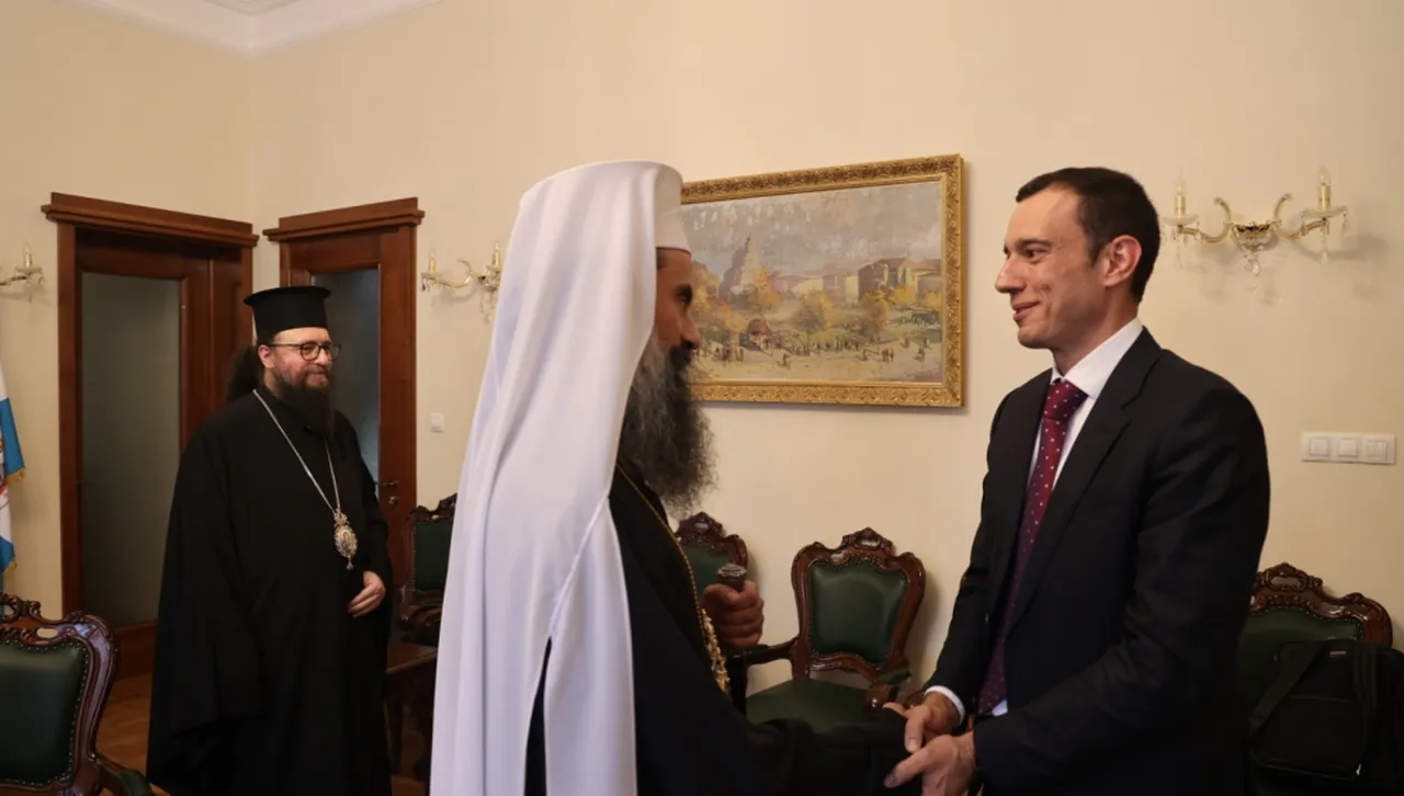 Синовете на ДС се самонаграждават: Терзиев  отличи Даниил за неизвестен принос в социалната сфера