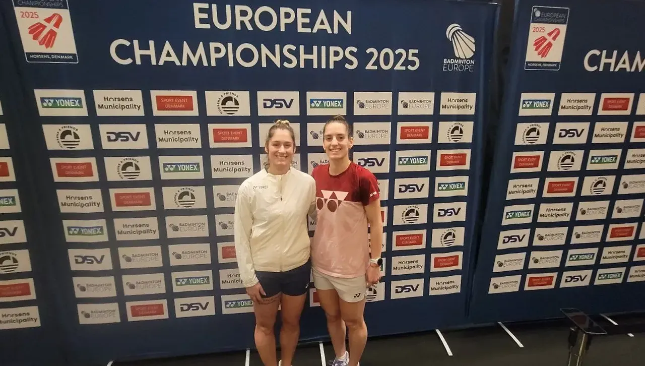 Сестри Стоеви се класираха победно за четвъртфиналите на Европейското по бадминтон 