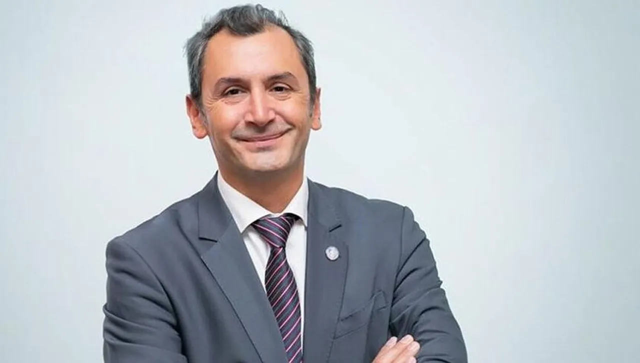 Здравният министър: Българинът има ниска сексуална култура, но със съспенс, изненада и разнообразие може да промени любовната игра