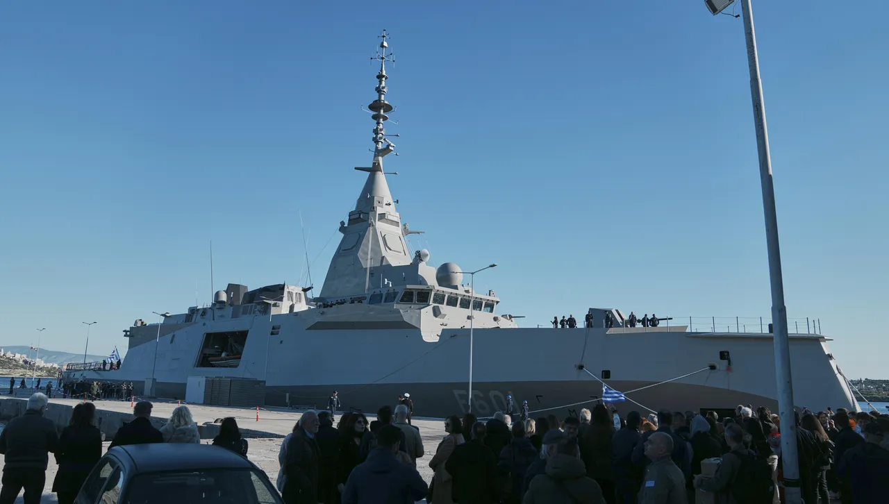 Тя разполага със съвременни цифрови системи за противовъздушна отбрана и