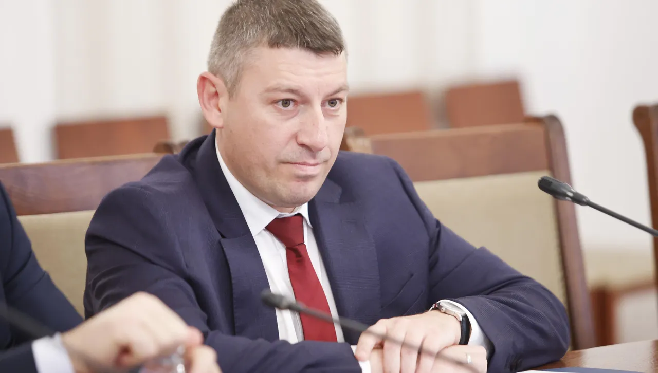 Деньо Денев: Не ми е оказван натиск, становището на ДАНС по сделка за „Лукойл" ще се базира на данни