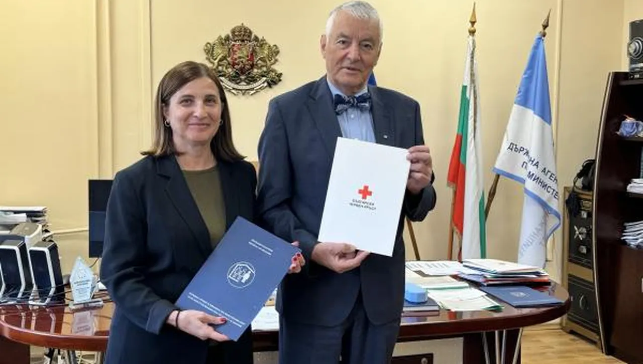 Агенцията за бежанците подписа с БЧК споразумение в помощ на търсещите закрила у нас