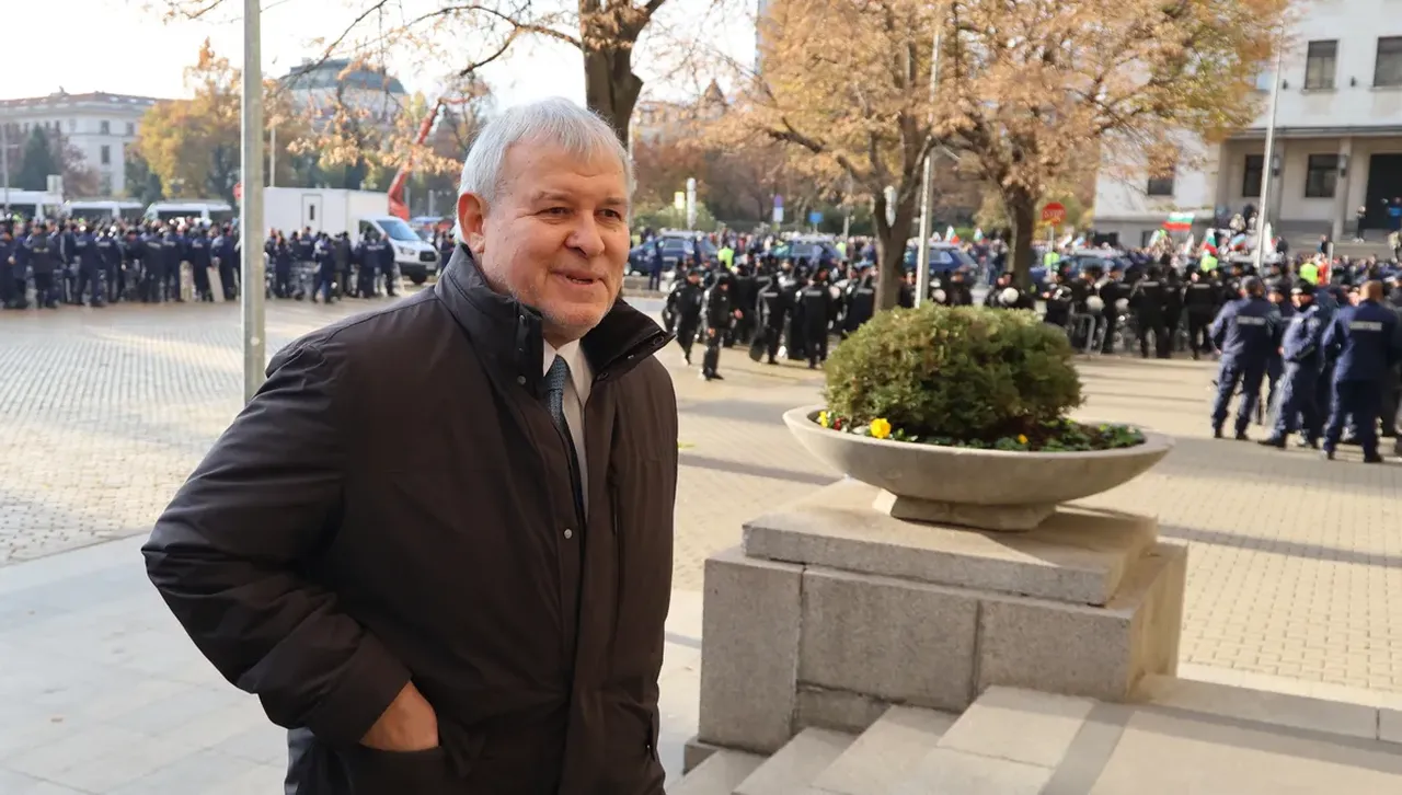 СДС: Преди 83 г. политици, духовници и обикновени хора не допуснаха депортацията на българските евреи