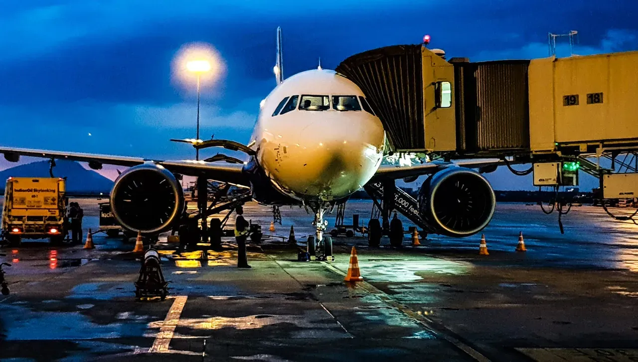 Караджов: Въздухоплавателната администрация е допуснала хаоса с блокираните 300 пътници на летище "Васил Левски"