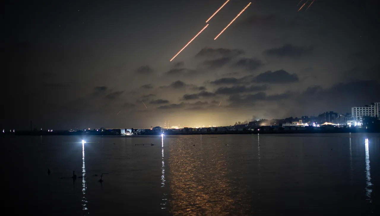 Иран изстреля нова вълна хиперзвукови ракети срещу Израел 