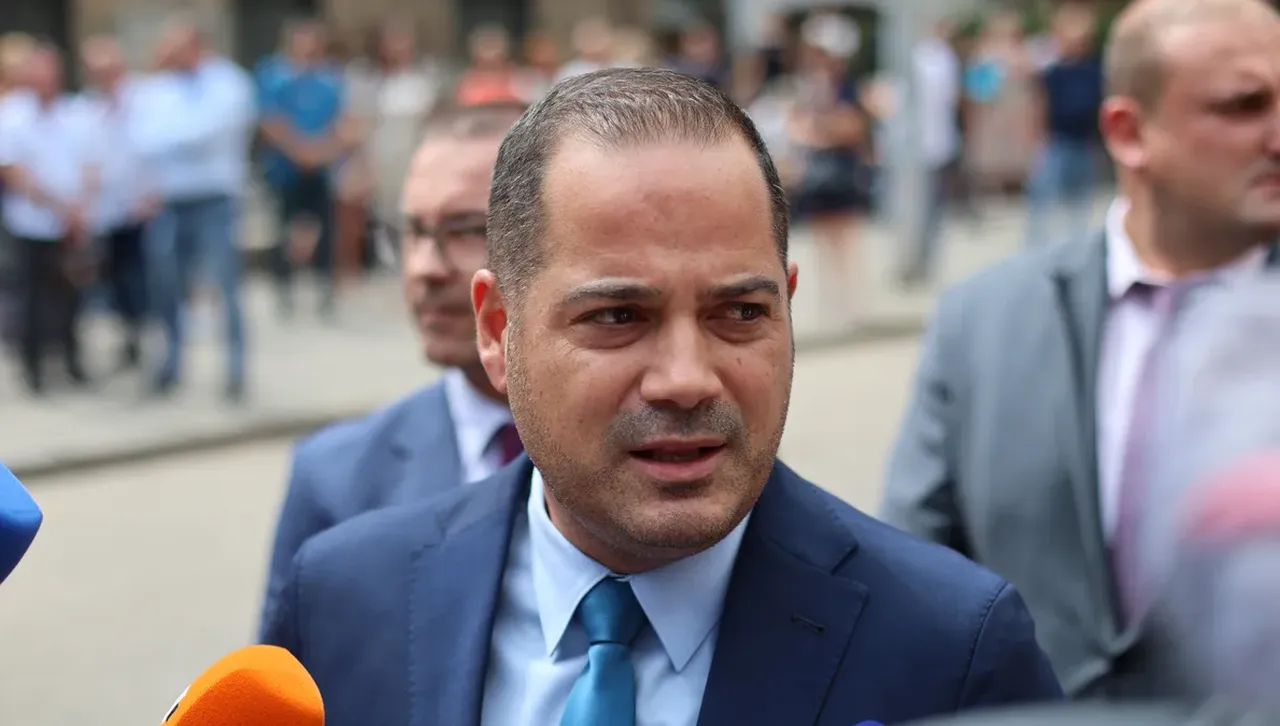 Той определи ситуацията около обвиненията на политическите си опоненти като