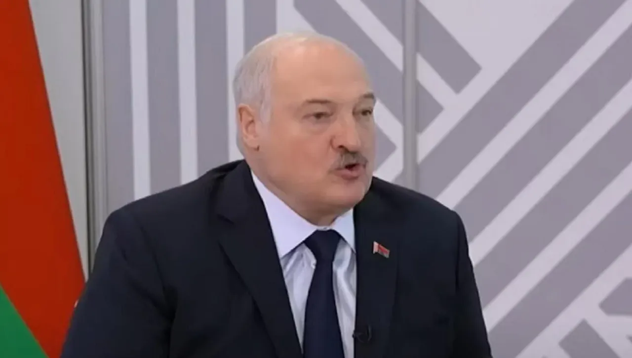 От МВнР на Украйна отговориха на Лукашенко за обидата към Зеленски, нарекоха го "хлебарка"