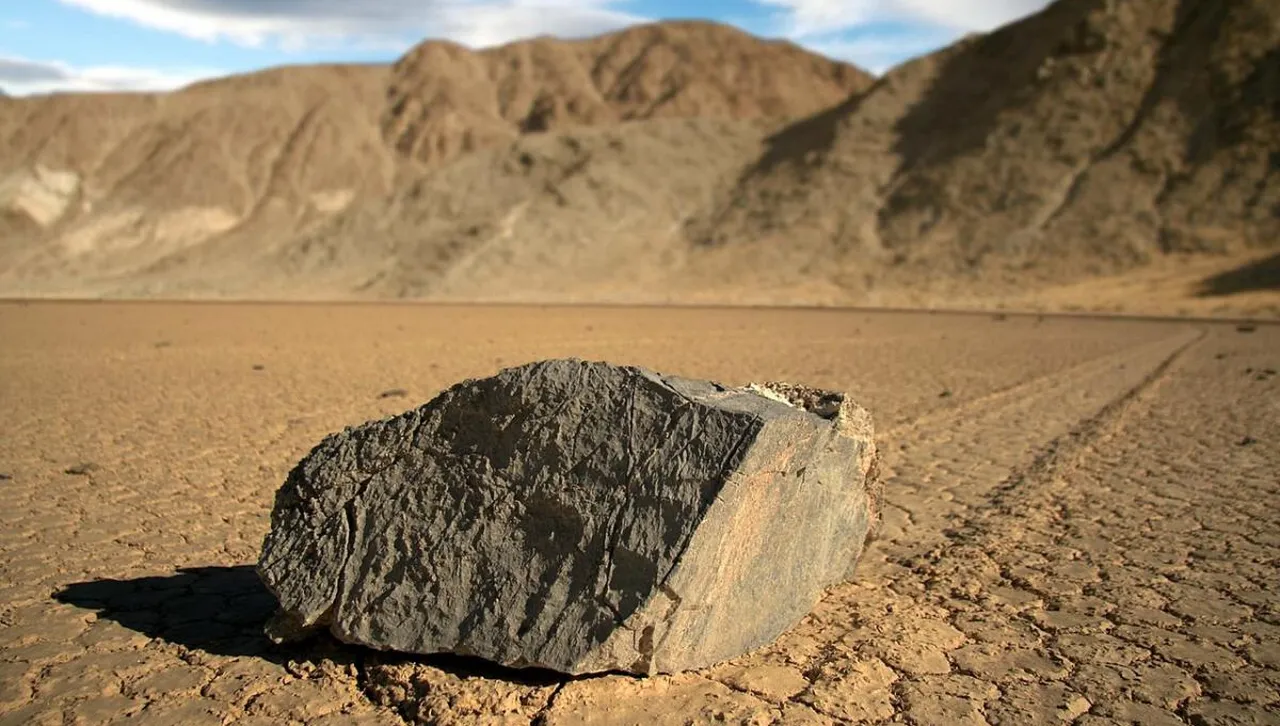 Учени разгадаха мистерията на природен феномен в Долината на смъртта