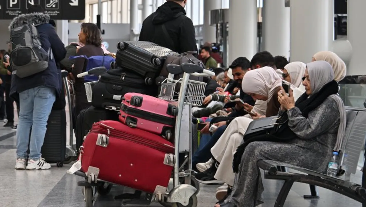 Туристи остават блокирани в Дубей заради активирането на ПВО системата
