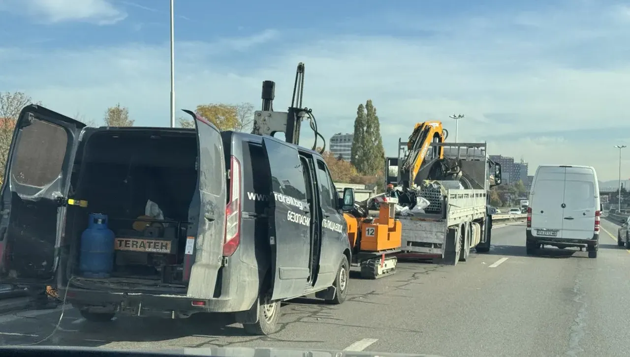 Ремонт по никое време  превърна „Цариградско шосе“ в ад за шофьорите 