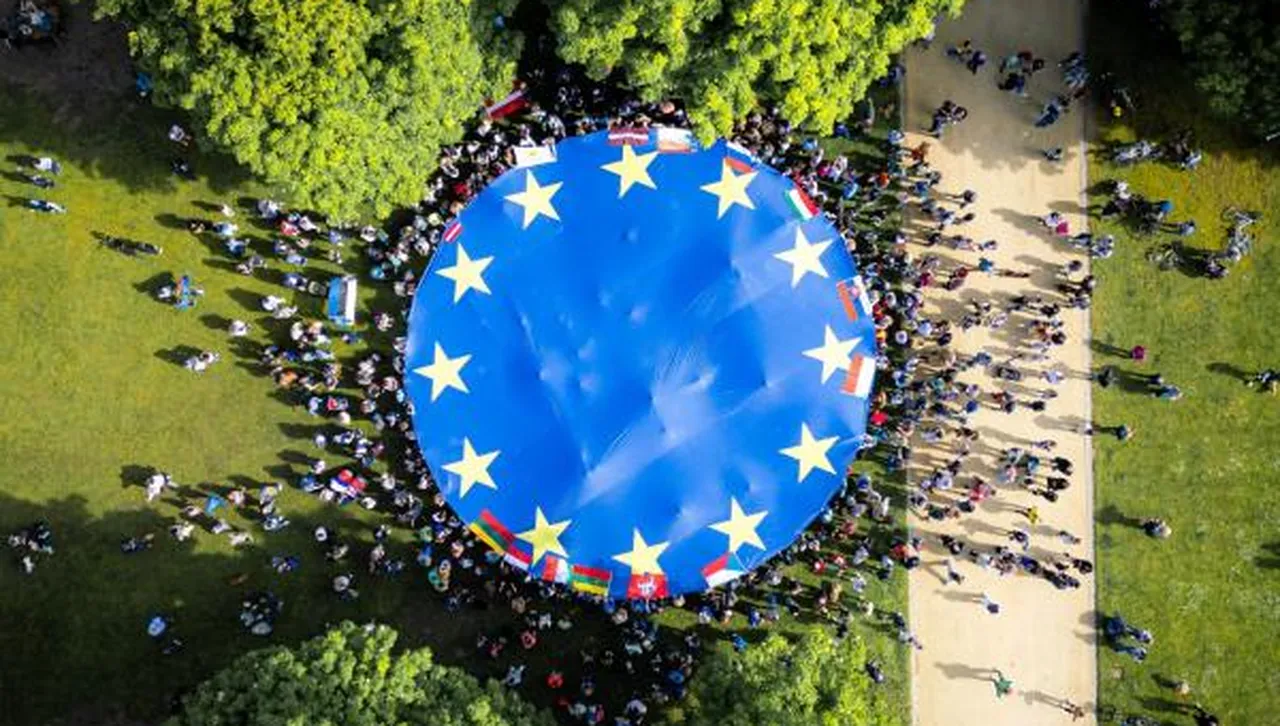 Държавите от ЕС се споразумяха за пълна забрана на руския газ до есента на 2027 г.