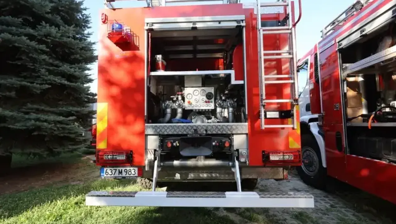 Пожар край "Петолъчката" затруднява шофирането по пътя София-Бургас