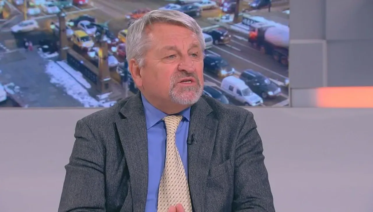 Хиновски: Ако не назначим особен управител до 21 ноември, влизаме в рискова ситуация