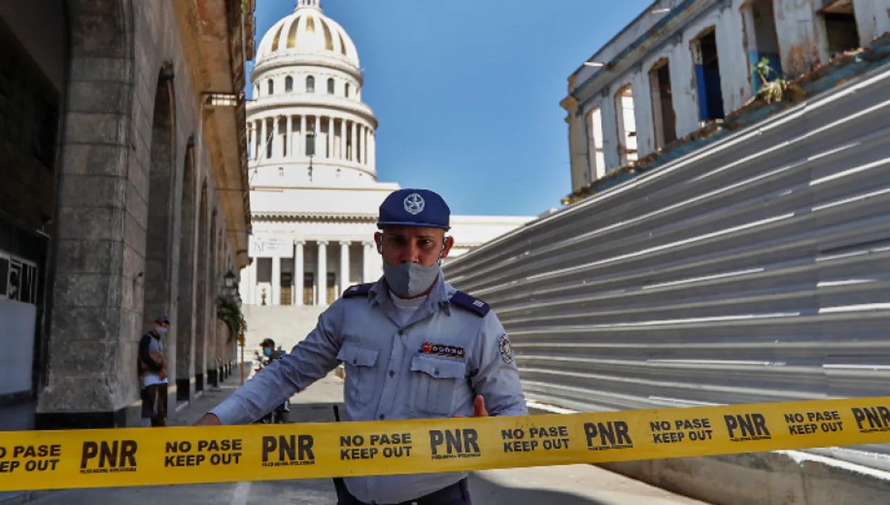 Кубинци разбиха централа на компартията след 30-часово прекъсване на тока