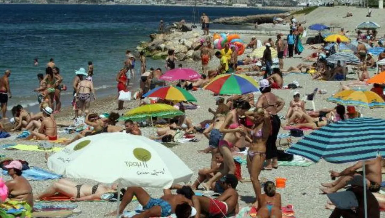 Гърция наложи вето на пълното спиране на руските туристи към Европа