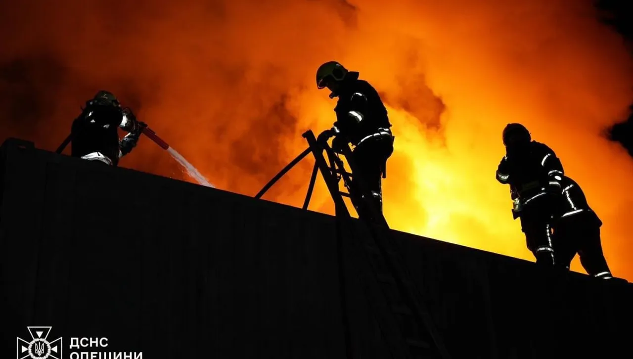 Русия не спря да засипва с дронове Одеса и областта: избухнаха пожари, ранени са деца