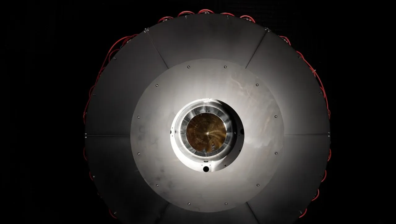 Край на кабелите? Американски учени предадоха електричество по въздуха с лазер – 8.5 км рекорд