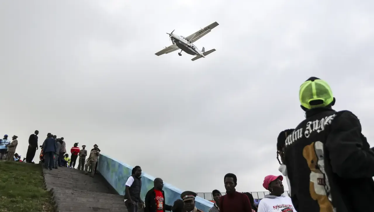 Трагедия в Кения: Самолет се разби в квартал на Найроби