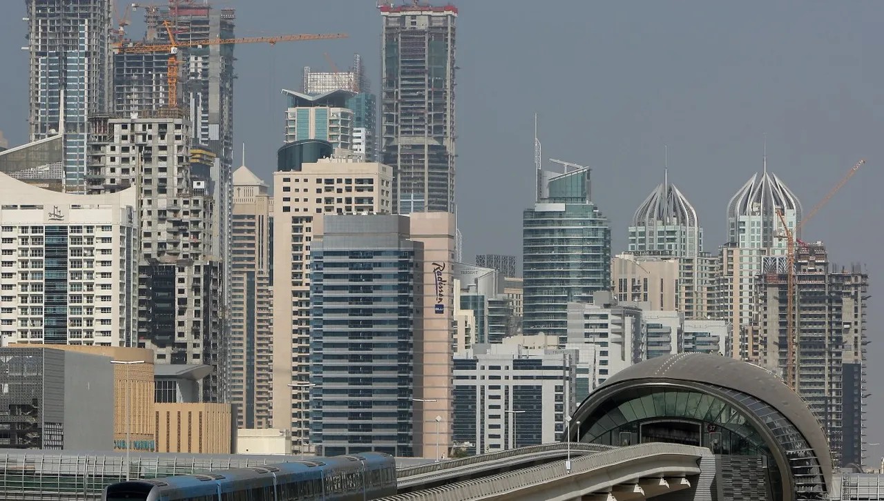 ОАЕ поема сметката: Безплатни хотели за блокираните туристи в Дубай и Абу Даби