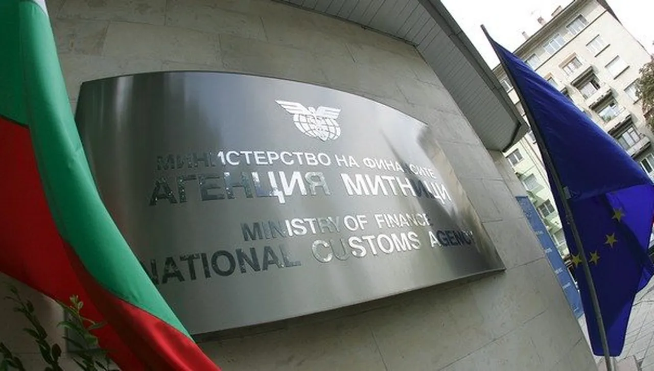 Ще спре ли правителството тайната поръчка за доставка на рентгени за митниците