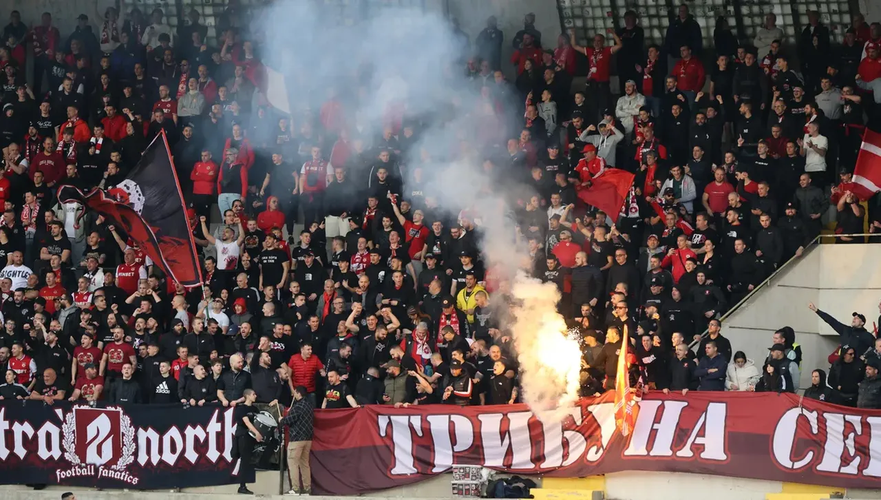 Феновете на ЦСКА продължават да правят блокади в София