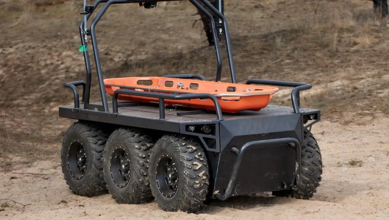 Украйна представи Ratel H — робот, който евакуира ранени и преминава през минни полета