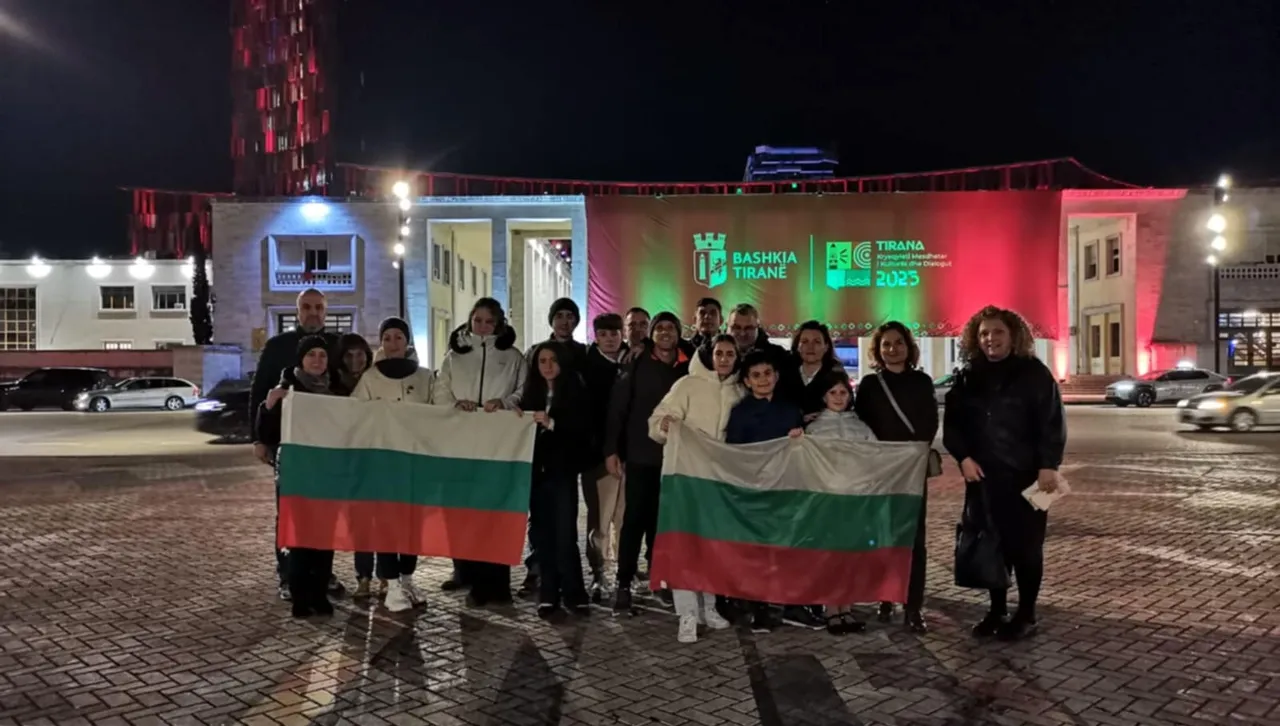 На 3 март знакови сгради в Тирана грейнаха в цветовете на българския трибагреник