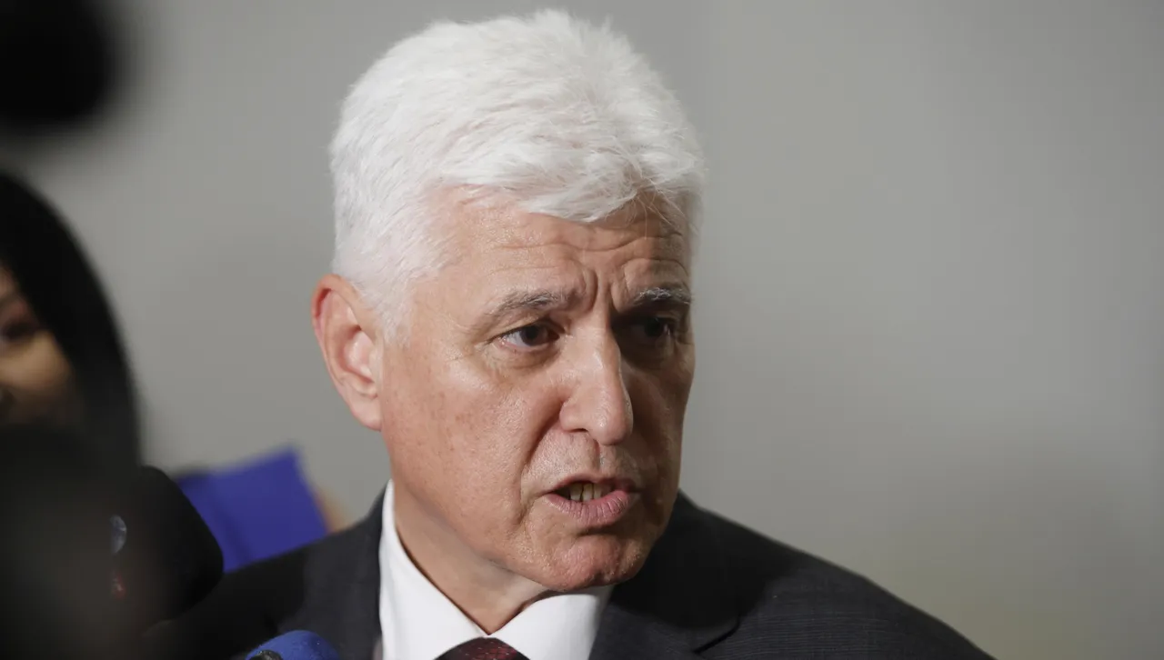 Днес министрите на отбраната от пакта разгледаха и поемането на