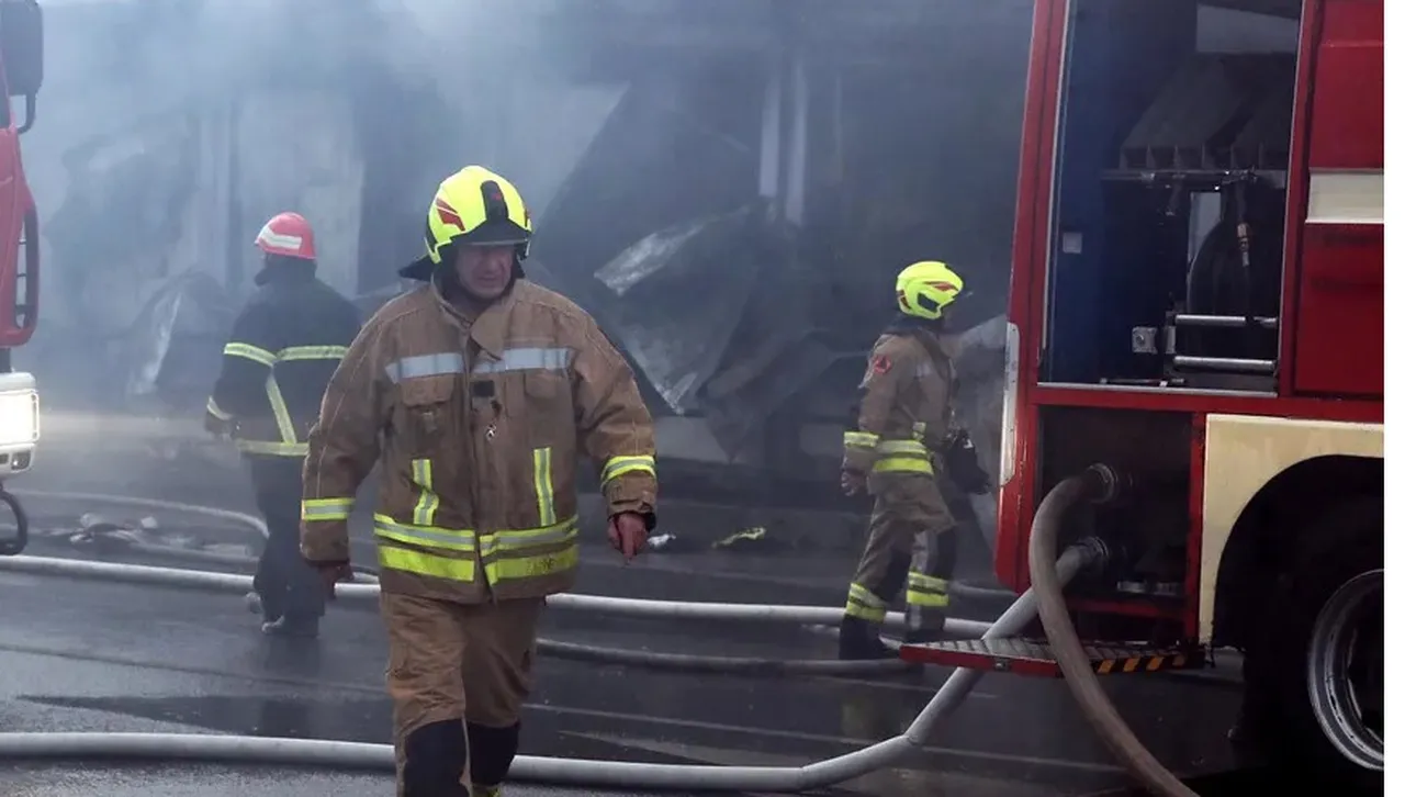 Пожар, избухнал в турски склад за парфюми, отне живота на шестима