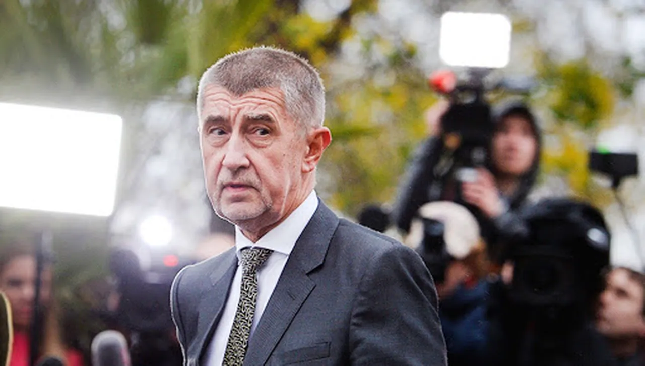 Чехия свали знамето на Украйна, новият шеф на Парламента тласка страната в орбитата на Кремъл