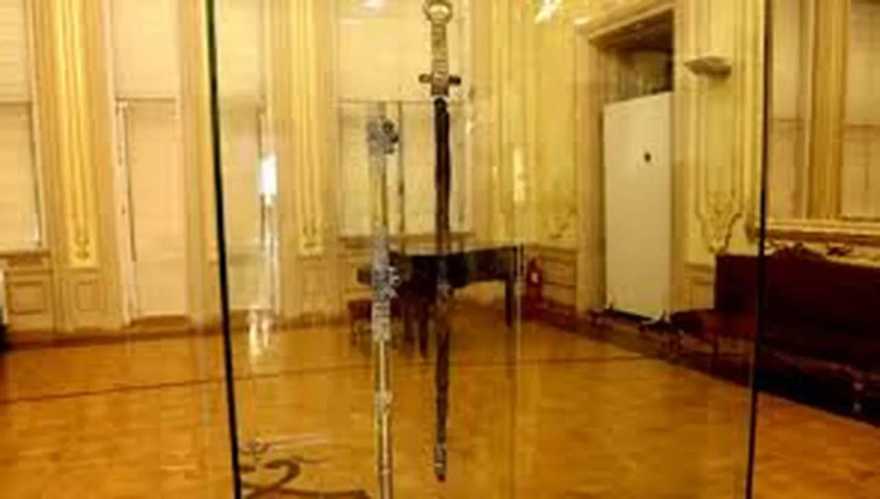 В текста изрично се прави исторически паралел с начина по