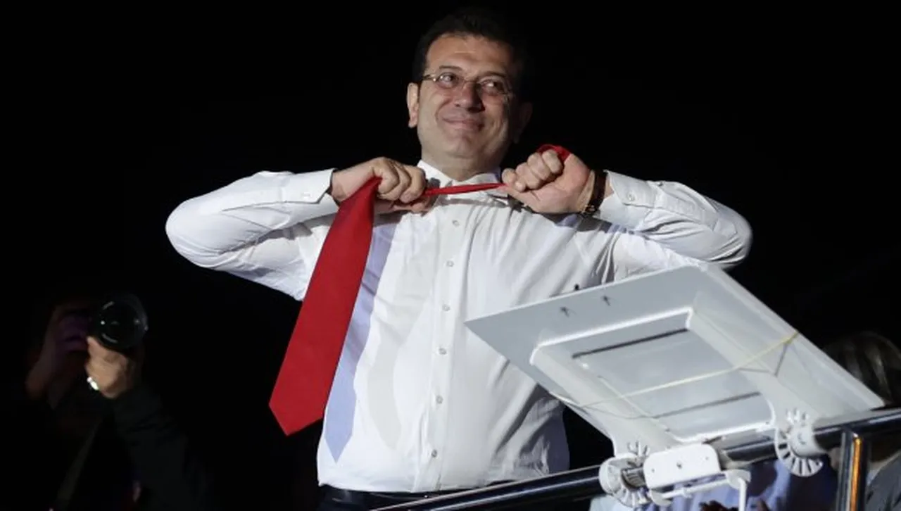 С напрежение стартира съдебният процес срещу отстранения истанбулски кмет Екрем Имамоглу