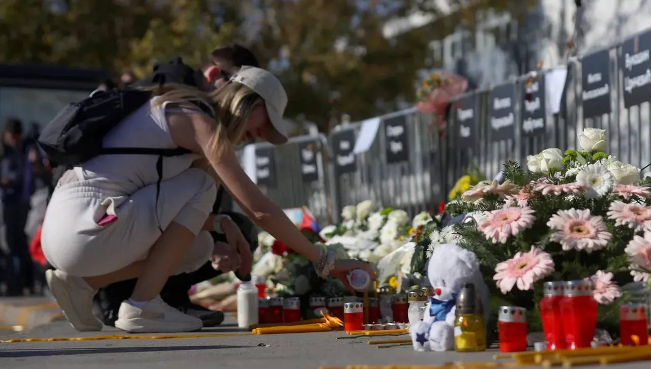 Около 160 000 сърби склониха глави в Нови Сад пред жертвите от инцидента на гарата