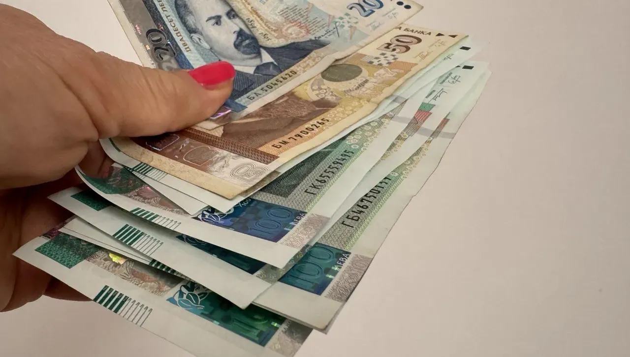 ЕК с притеснителна прогноза за заплатите у нас