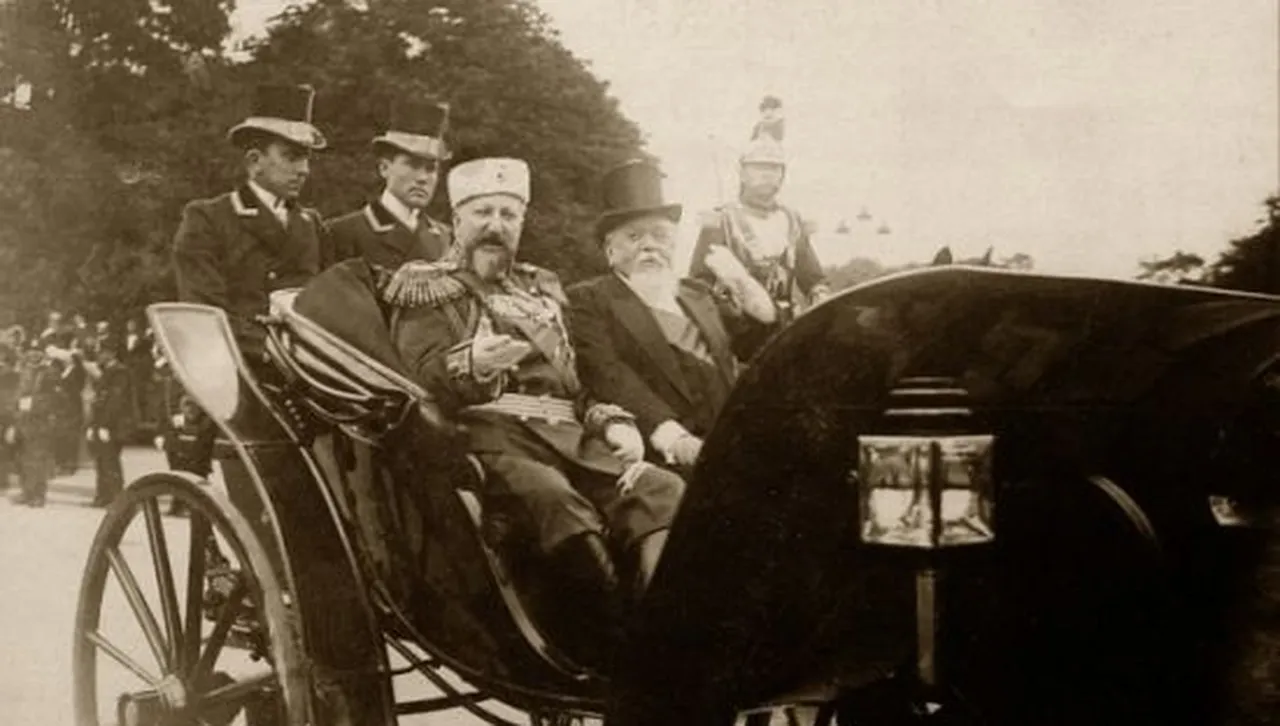 Издъхва цар Фердинанд, в последните си мигове говори за “България, моето мило Отечество” и “детето Симеон”