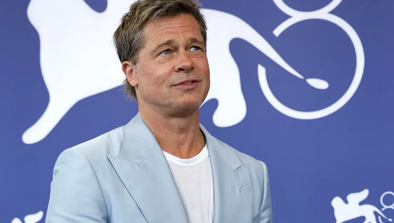 Брад Пит и ролята, която го направи… глупак с китара в детска градина