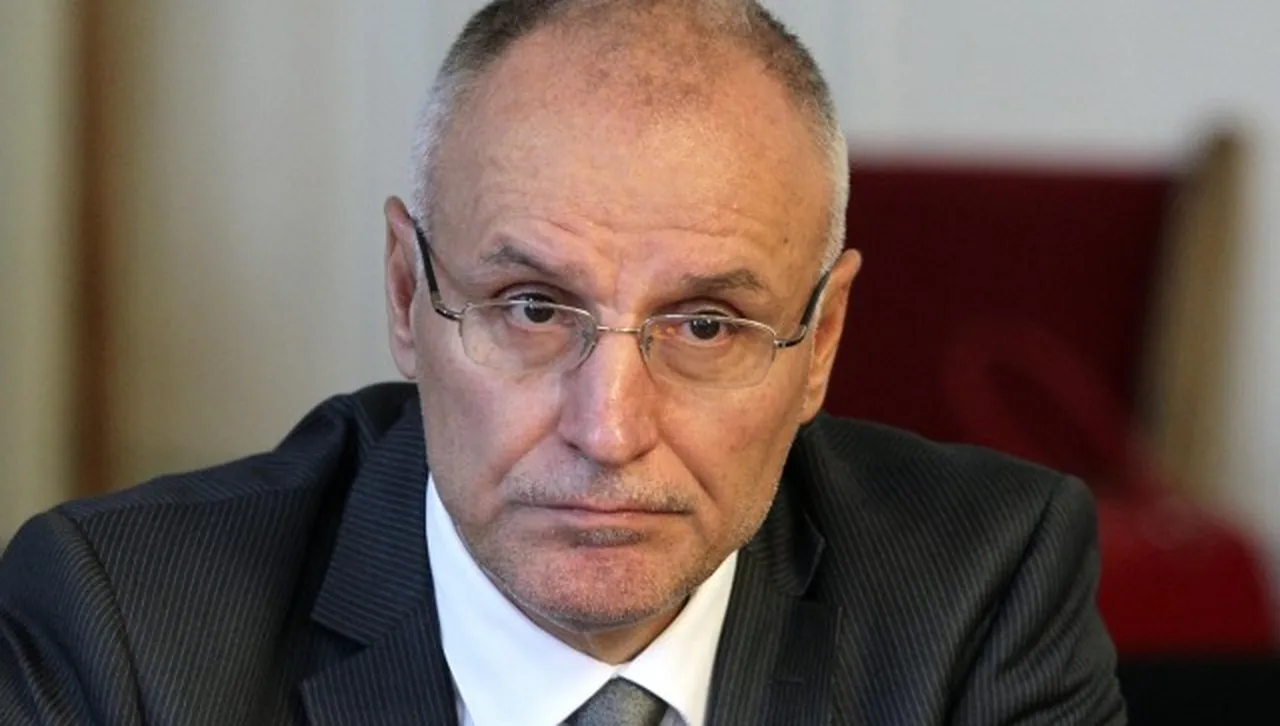 Димитър Радев: БНБ е готова за еврото - доставките на банкноти и отсичането на евромонетите ни са в ход