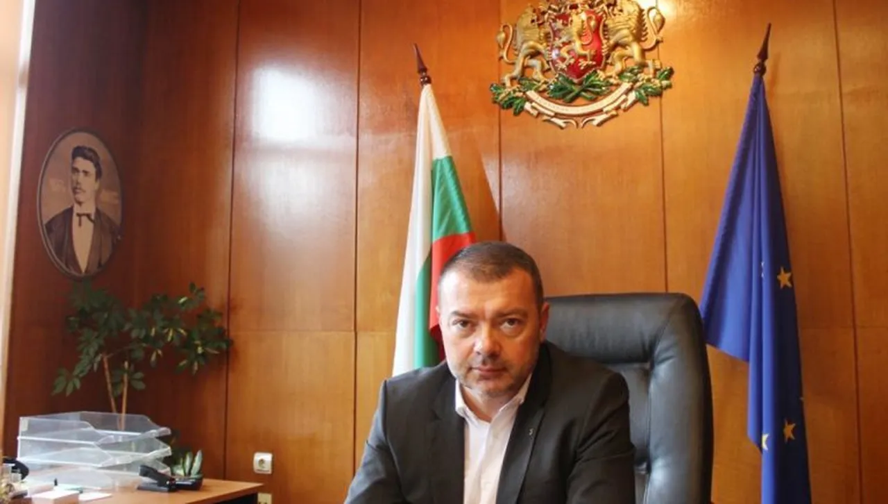 Кабинетът ще освободи областния управител на Велико Търново