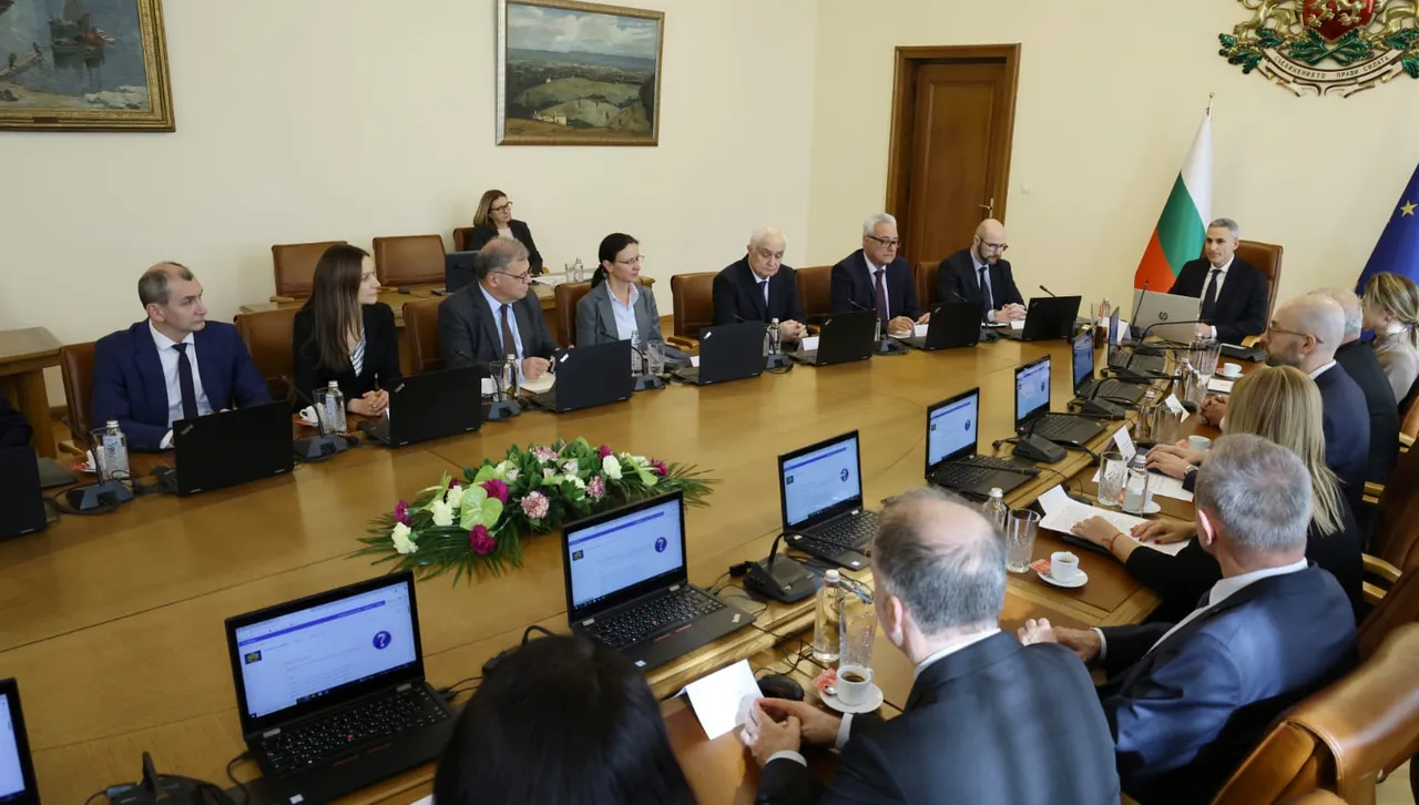 Кабинетът отпусна 65 млн. евро за организацията на изборите