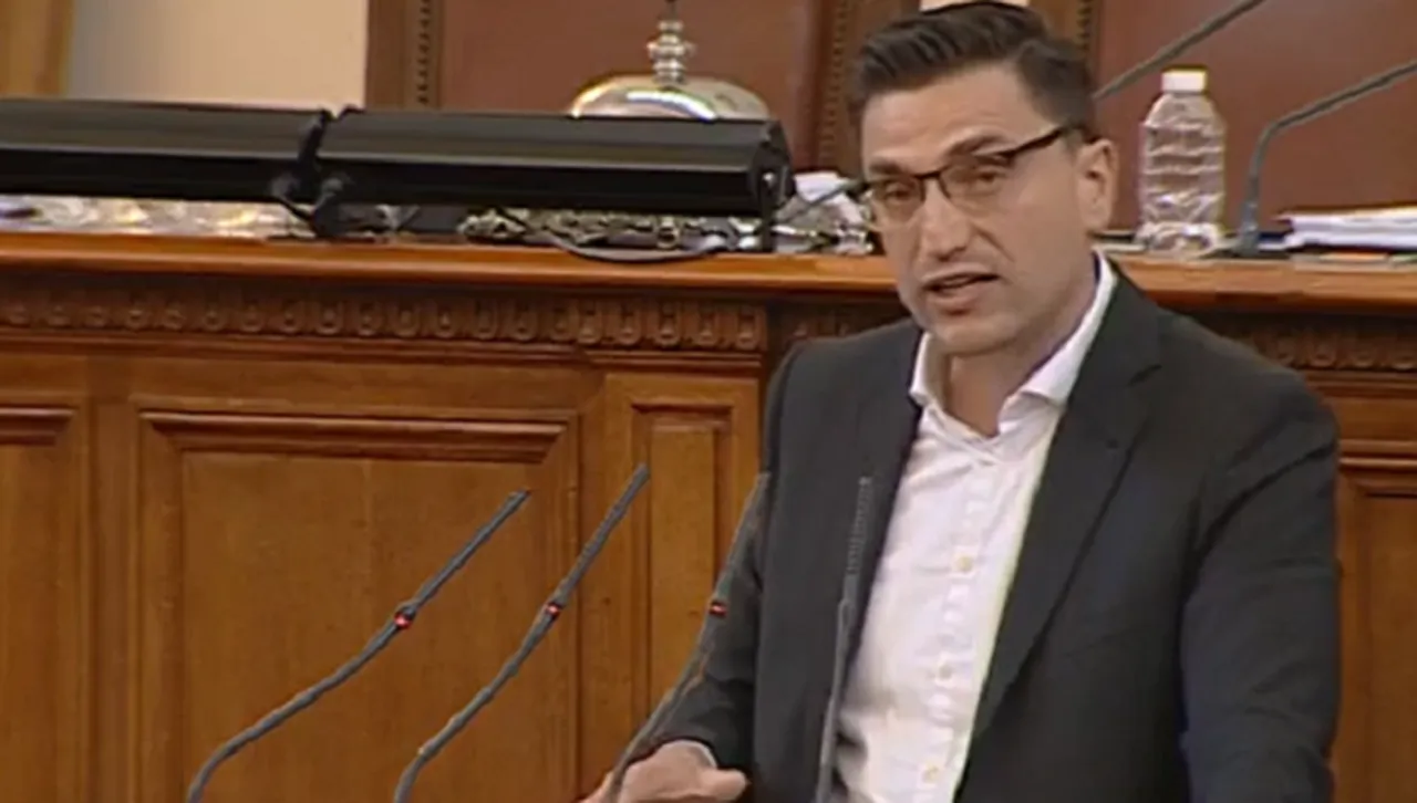 Сабрутев, ПП-ДБ:  Управляващите не могат да съберат 121 гласа за регулаторите