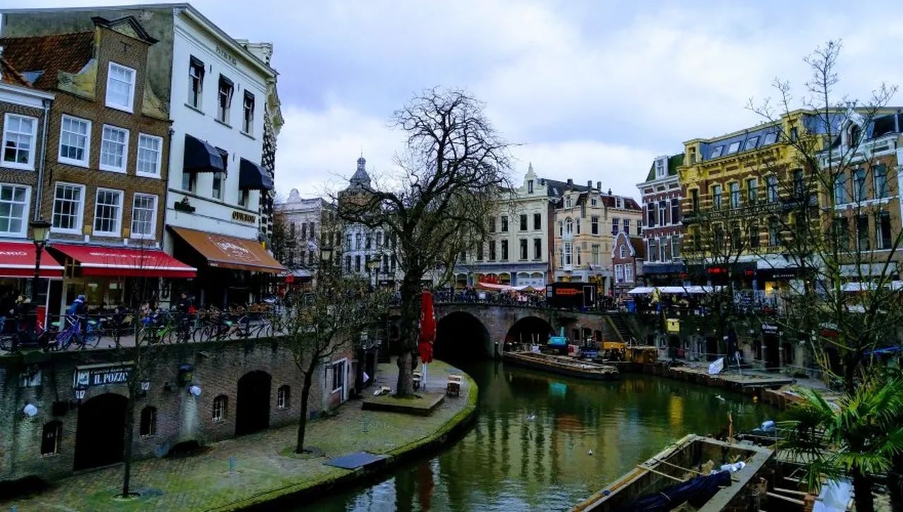 Кметът на Айндховен: "Вървим към гражданска война"