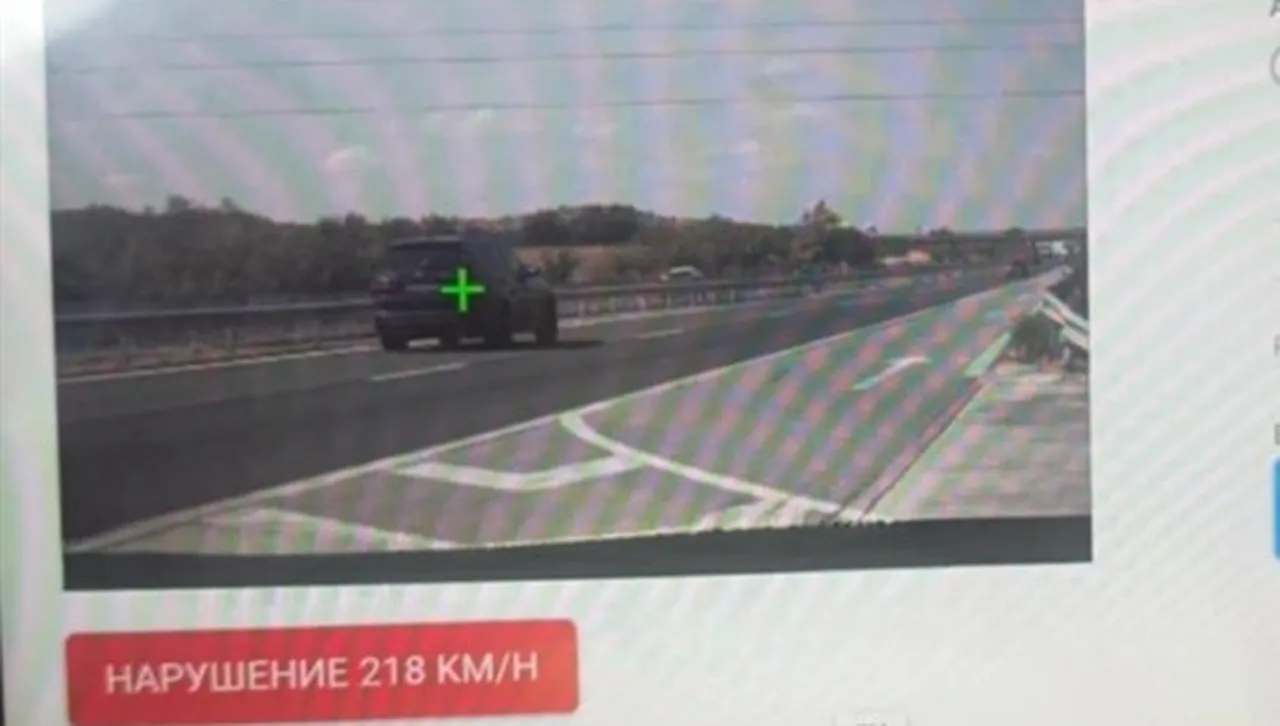 Хванаха 200 нарушители на скоростта и каращи в аварийна лента в Сливенско през уикенда