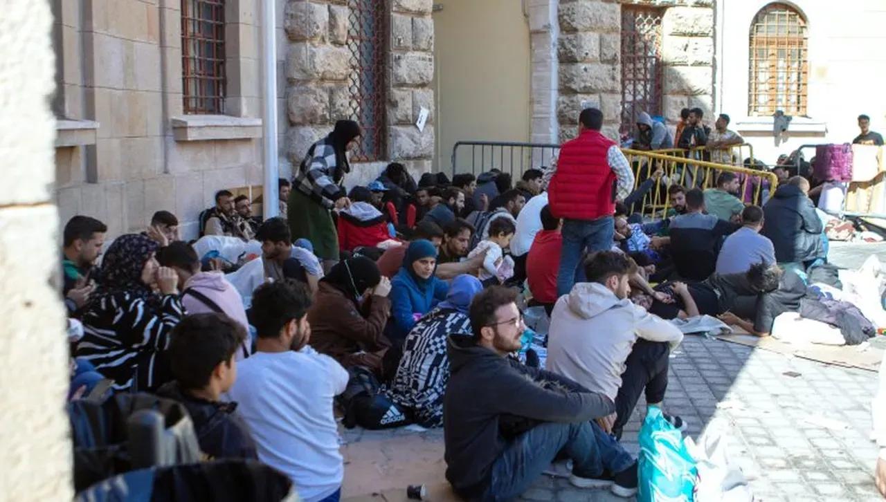 Най-малко 68 души загинаха след като лодка с мигранти потъна край Йемен