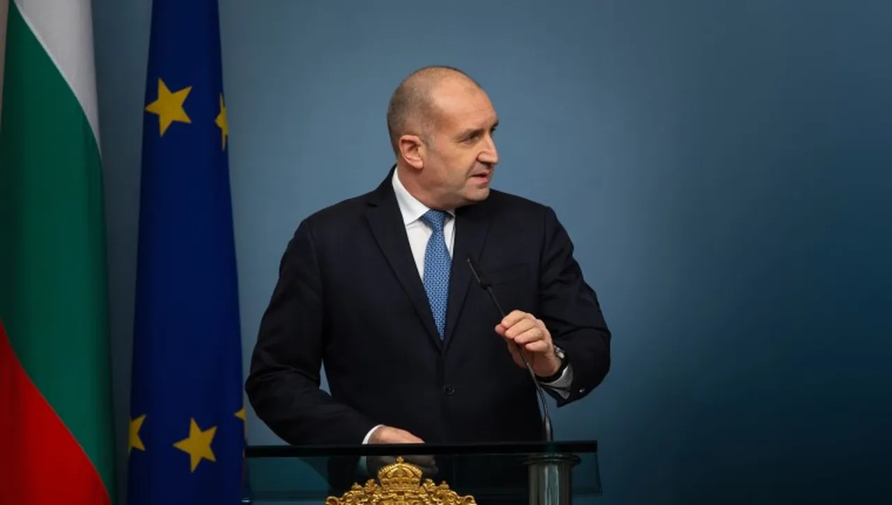 Решението е взето единодушно от 12 конституционни съдии като то