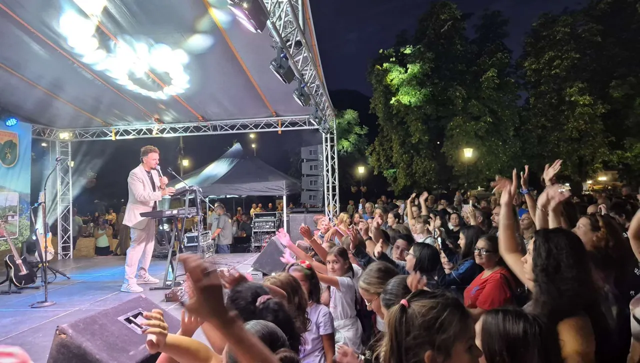 В Деня на Съединението Графа изнесе концерт в Тетевен по случай традиционния панаир на града