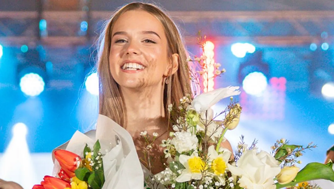 Ученичката Рая Цонева е новата Девойка „Кюстендилска пролет“