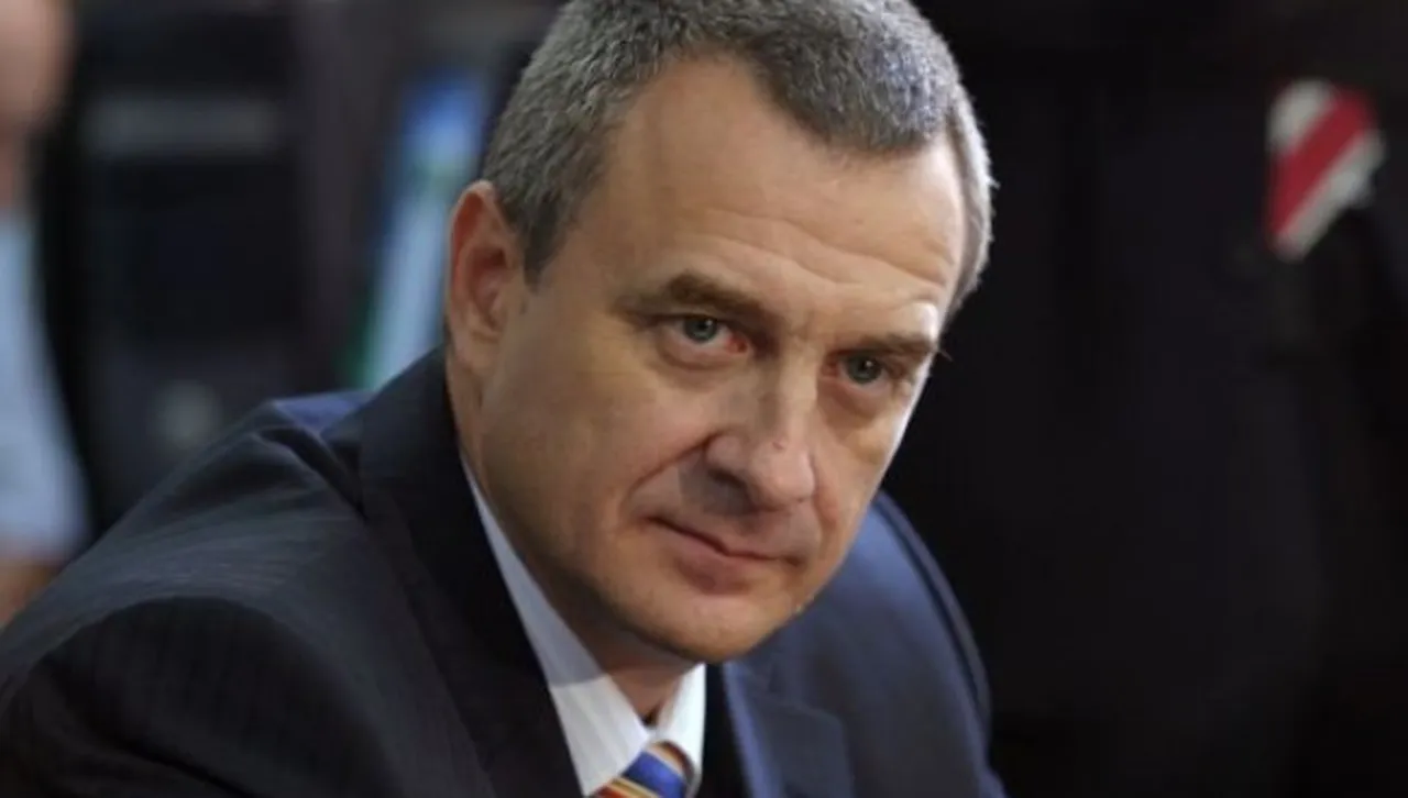 Според него политическите партии трябва да предложат ясни идеи и