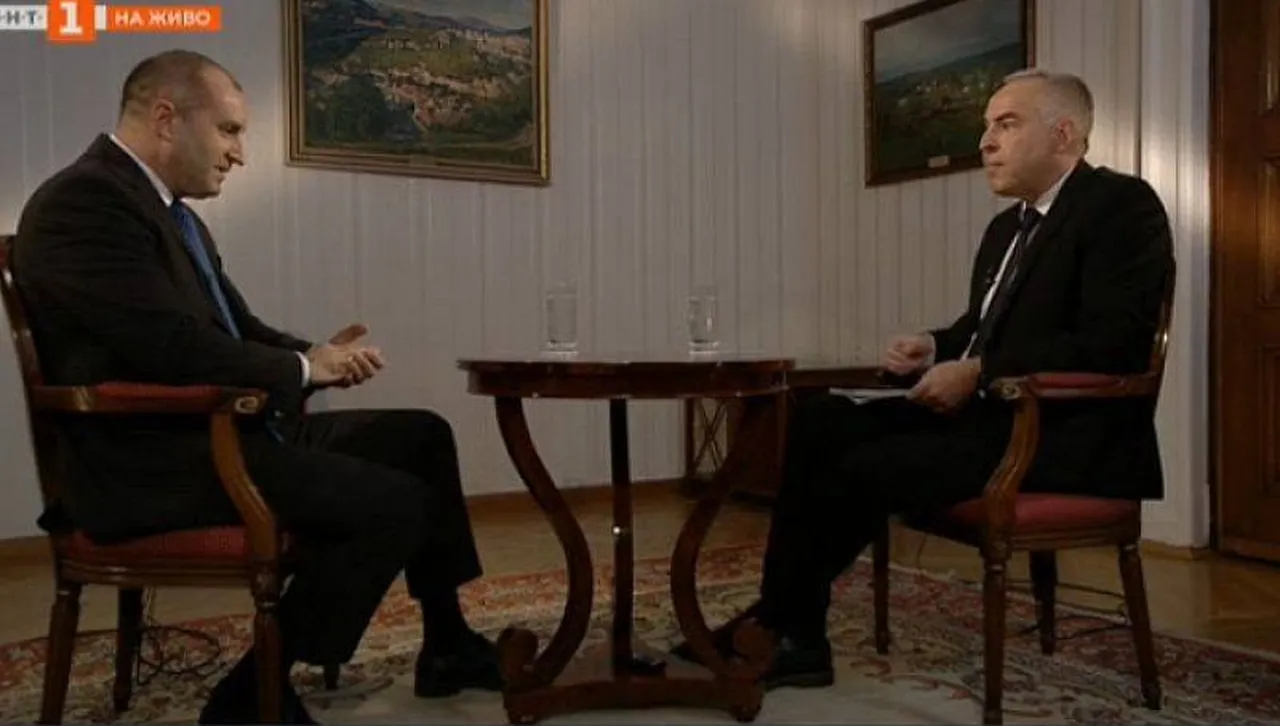 Журналист: "Спасителя" най-сетне излиза на светло по БНТ! Ще бори олигархията с Черепа, Бобокови...