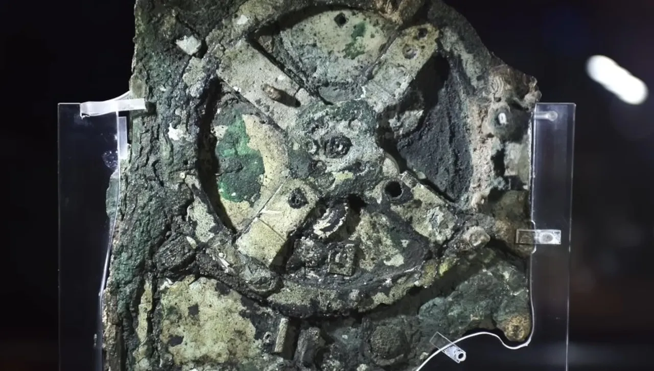 Гениалните изобретения на древния свят.  Как древните са познавали атомите, роботите и земетресенията?