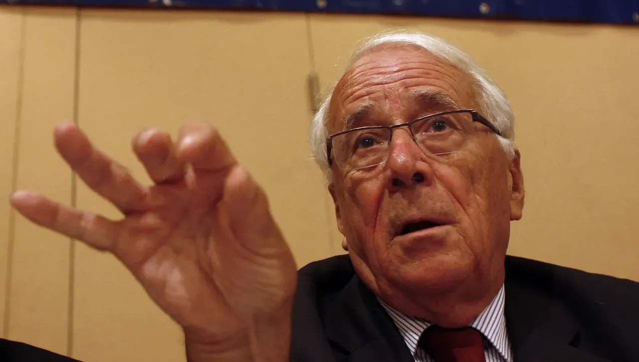 Падането на анклава две години по късно и клането на